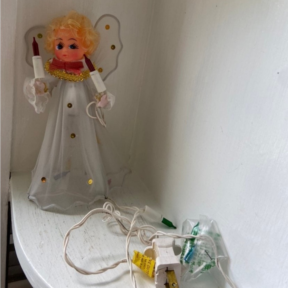 Netted Angel Tree Topper - Picture 2 of 5